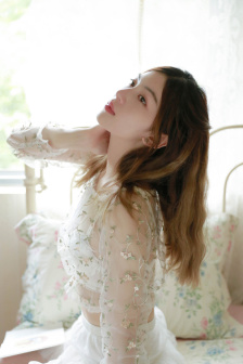 美女粉嫩b站在线观看